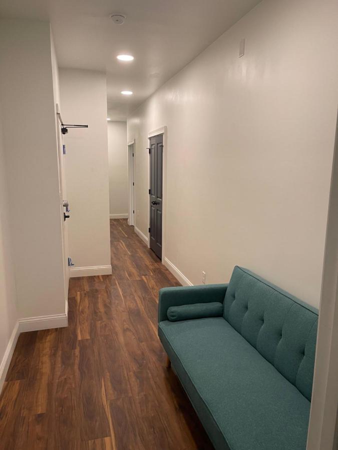 Gold By Hollyhock- Executive-level Living