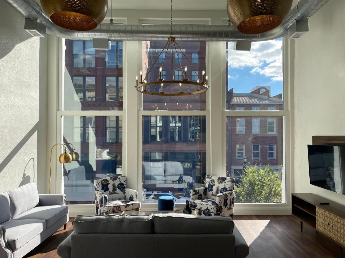 Gold By Hollyhock- Executive-level Living * Louisville