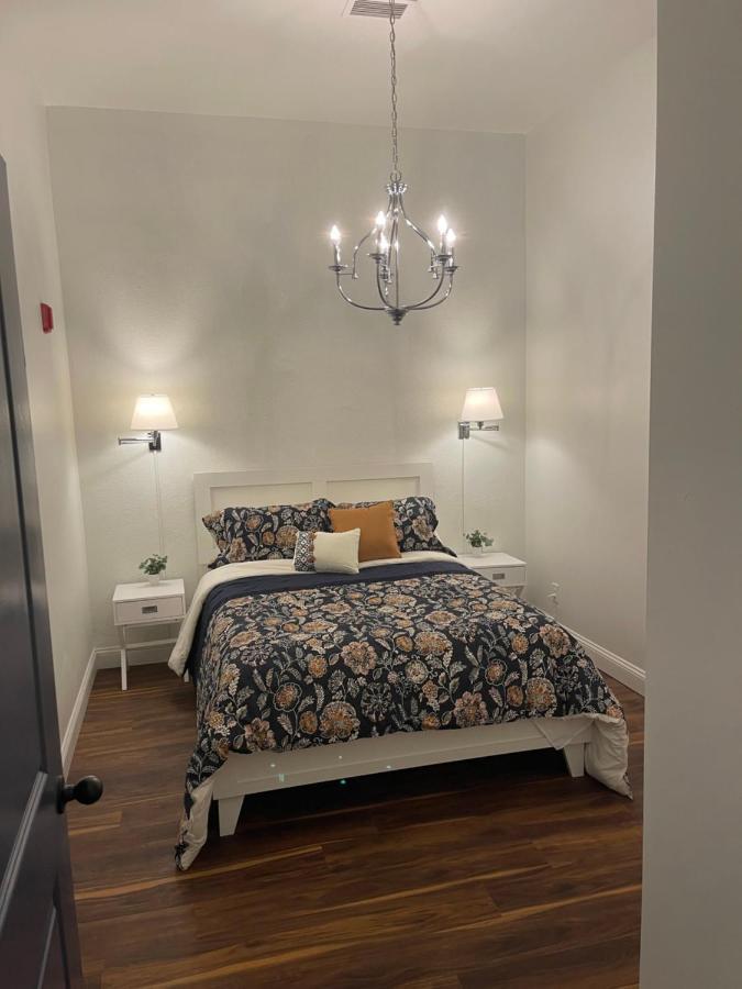 Apartment Gold By Hollyhock- Executive-level Living Louisville