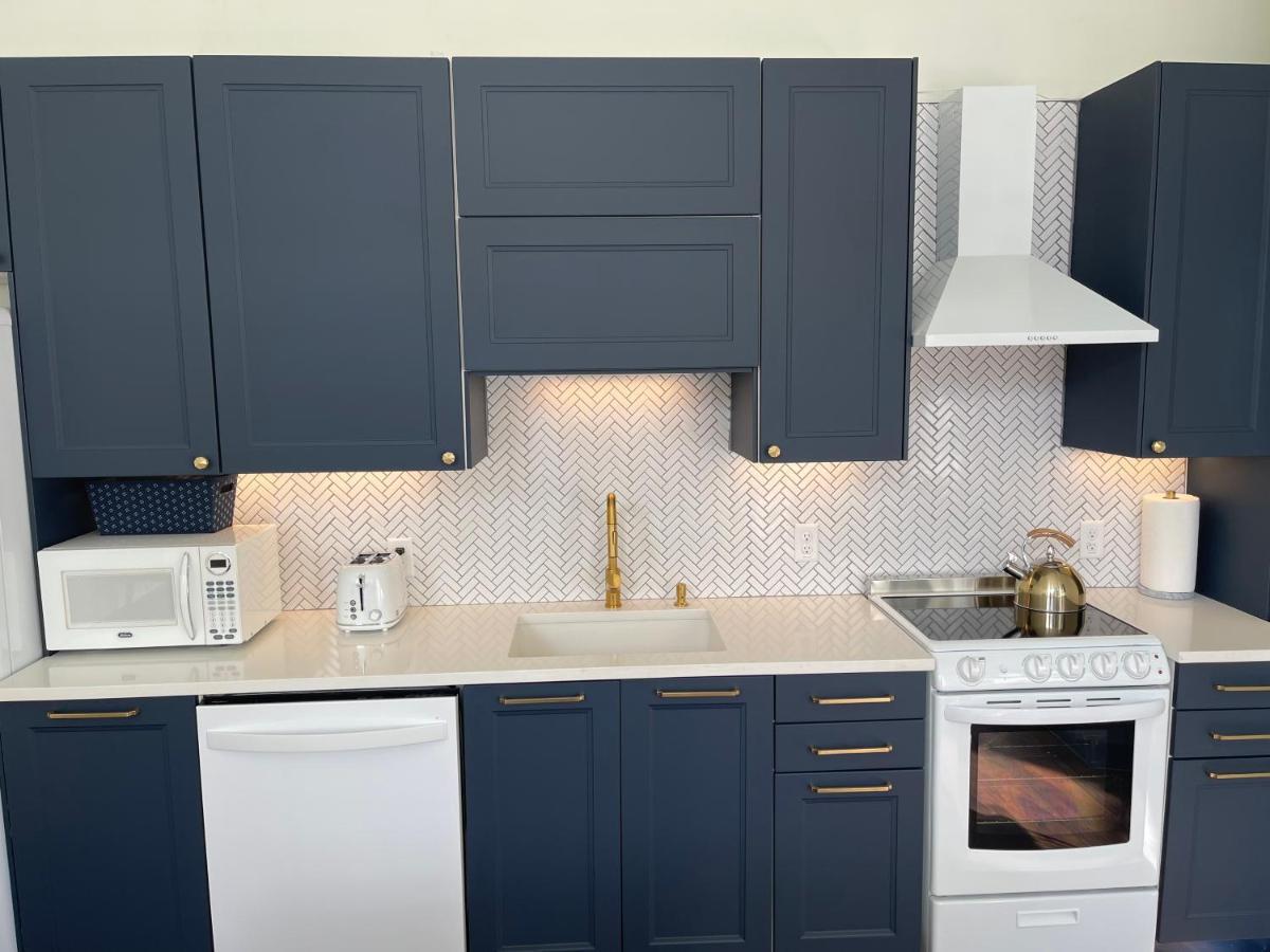 Gold By Hollyhock- Executive-level Living Louisville