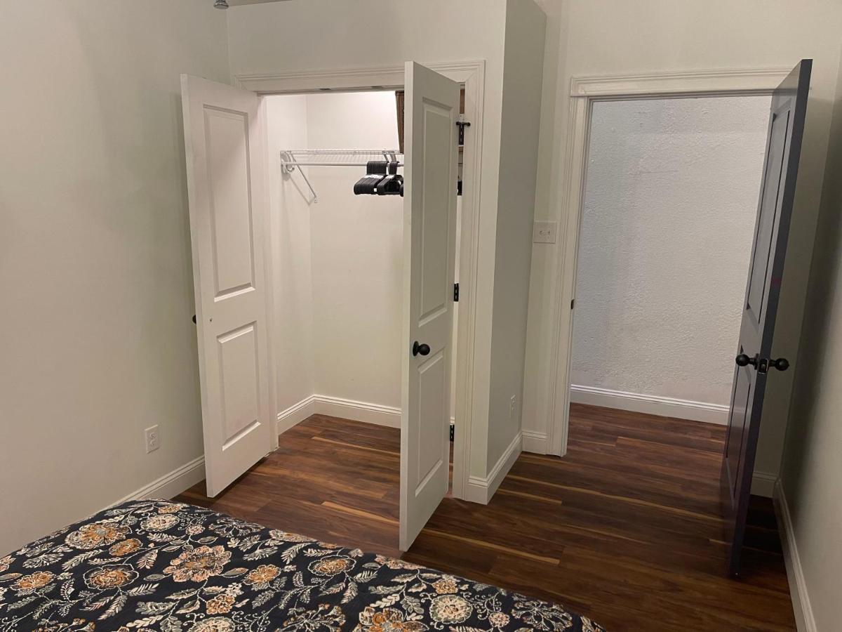 Gold By Hollyhock- Executive-level Living Apartment Louisville